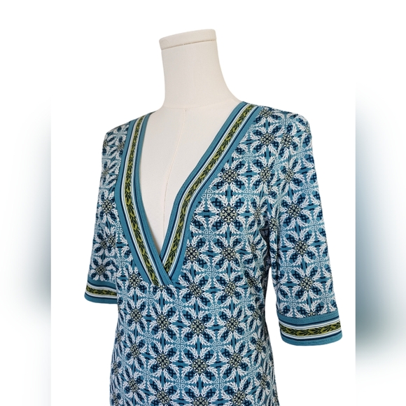 Max Studio - Teal Border Print V-Neck Dress - Picture 2 of 4